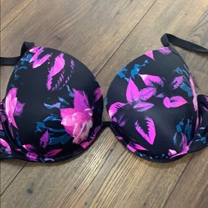a pink push up bra